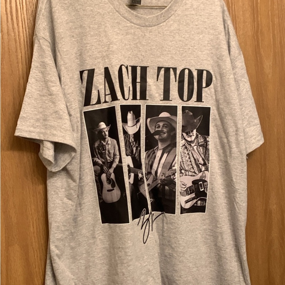 Gildan Gray Short Sleeve Tee with Graphic Design